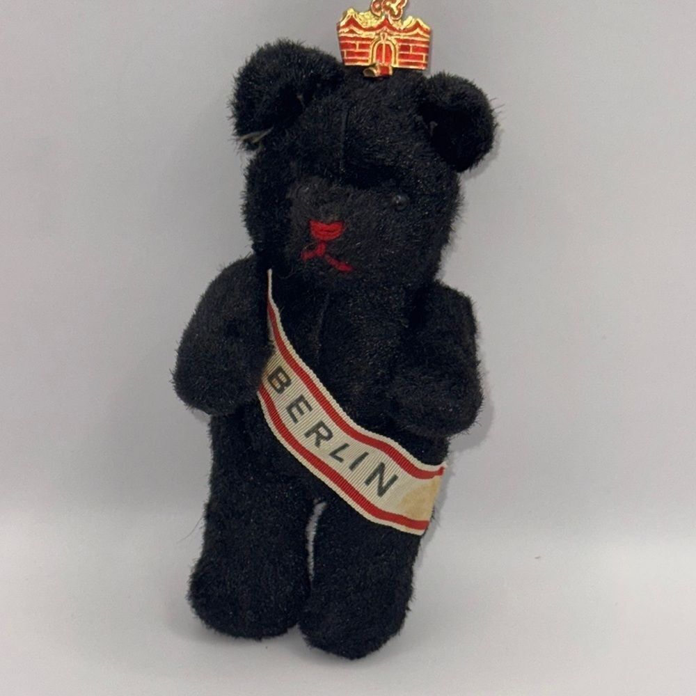 Berlin  vintage Black Bear